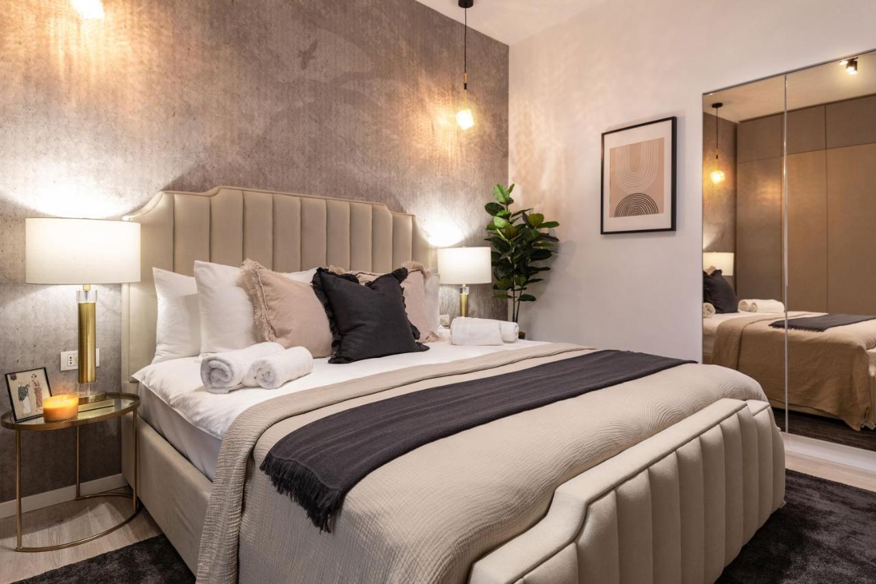 Qult - Misty Night Apartamento Bucareste Exterior foto