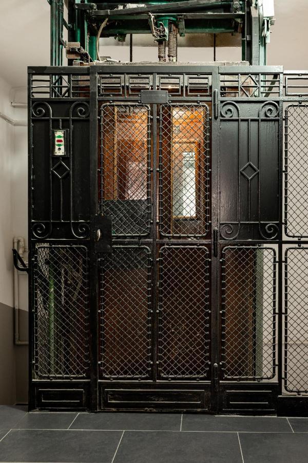 Qult - Misty Night Apartamento Bucareste Exterior foto